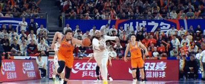 表现炸裂！洛夫顿爆砍31+14+7率队10连胜+场均净胜25分